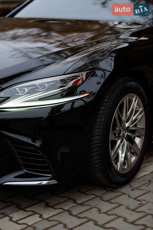 Седан Lexus LS 2018 в Ивано-Франковске