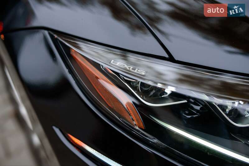 Седан Lexus LS 2018 в Ивано-Франковске