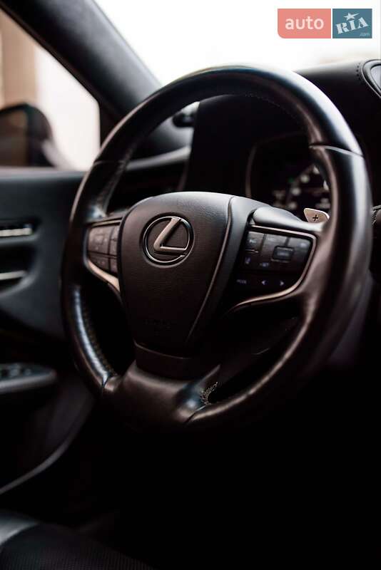 Седан Lexus LS 2018 в Ивано-Франковске