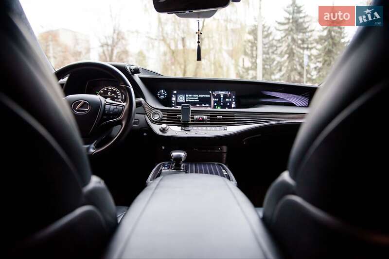 Седан Lexus LS 2018 в Ивано-Франковске
