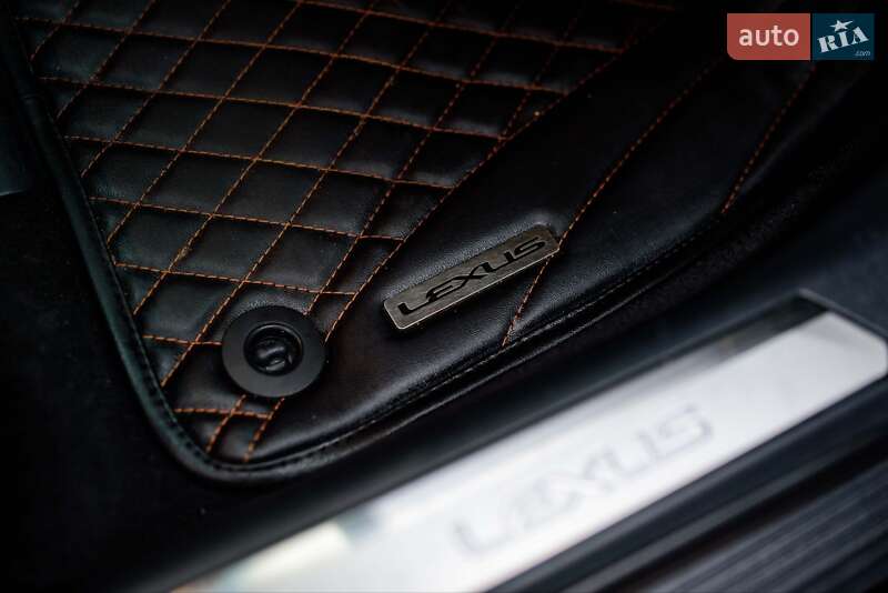 Седан Lexus LS 2018 в Ивано-Франковске
