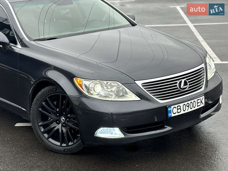 Седан Lexus LS 2007 в Чернигове