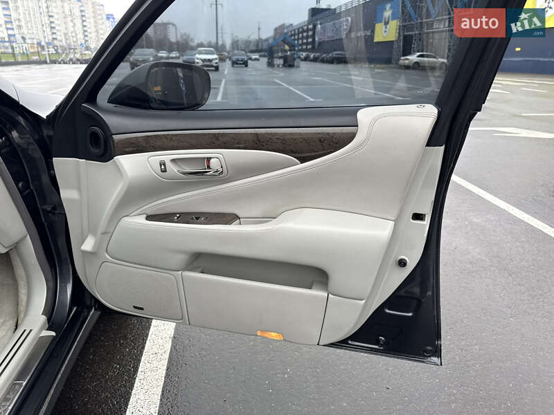 Седан Lexus LS 2007 в Чернигове