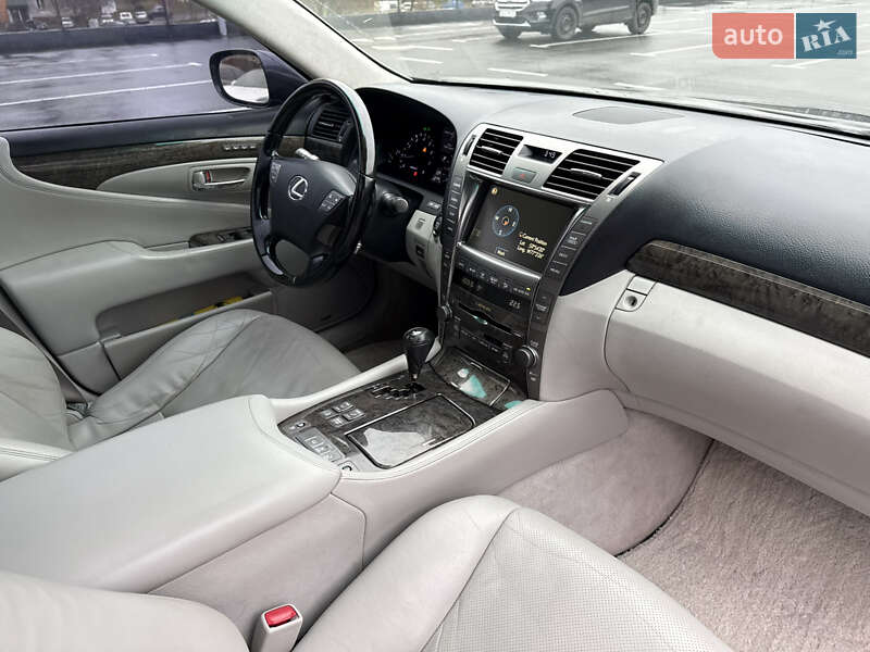 Седан Lexus LS 2007 в Чернигове