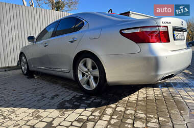 Седан Lexus LS 2007 в Стрые