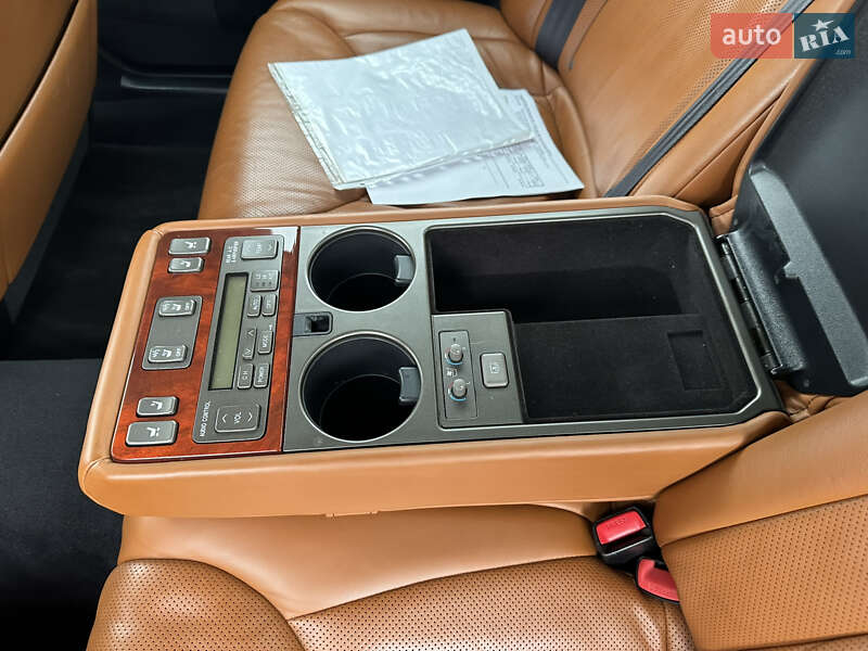 Седан Lexus LS 2004 в Луцке