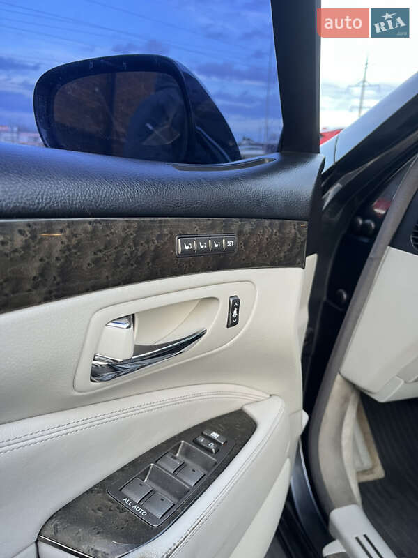 Седан Lexus LS 2008 в Виннице