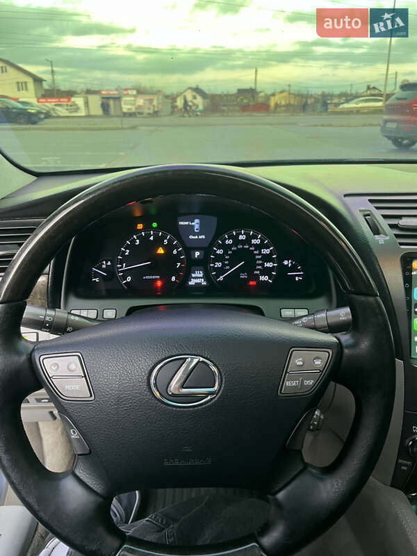 Седан Lexus LS 2008 в Виннице