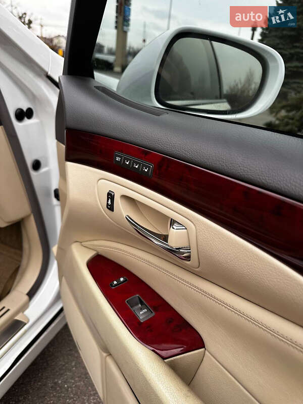 Седан Lexus LS 2011 в Києві