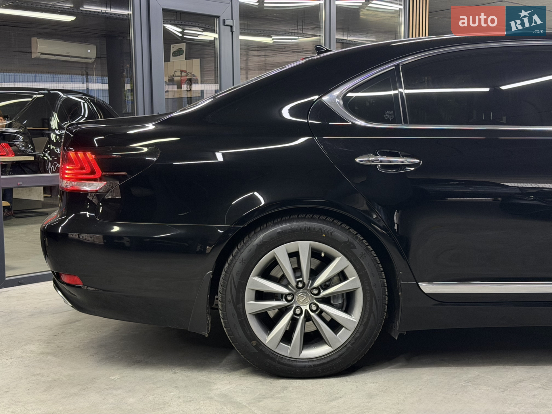 2013 Lexus LS - мініатюра 18