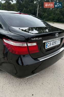 Седан Lexus LS 2007 в Каневе