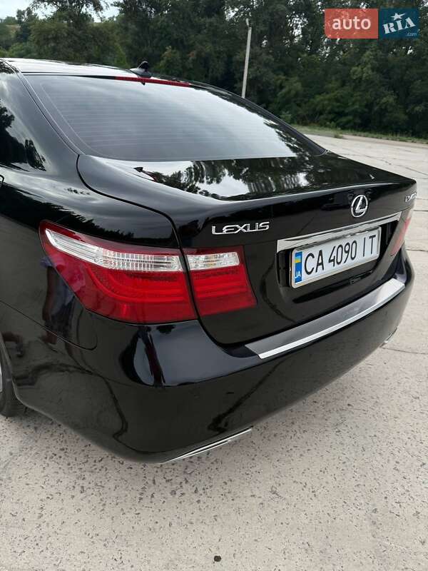 Седан Lexus LS 2007 в Каневе