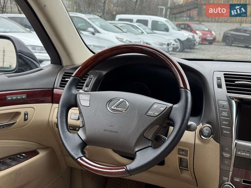 Седан Lexus LS 2007 в Бердичеві