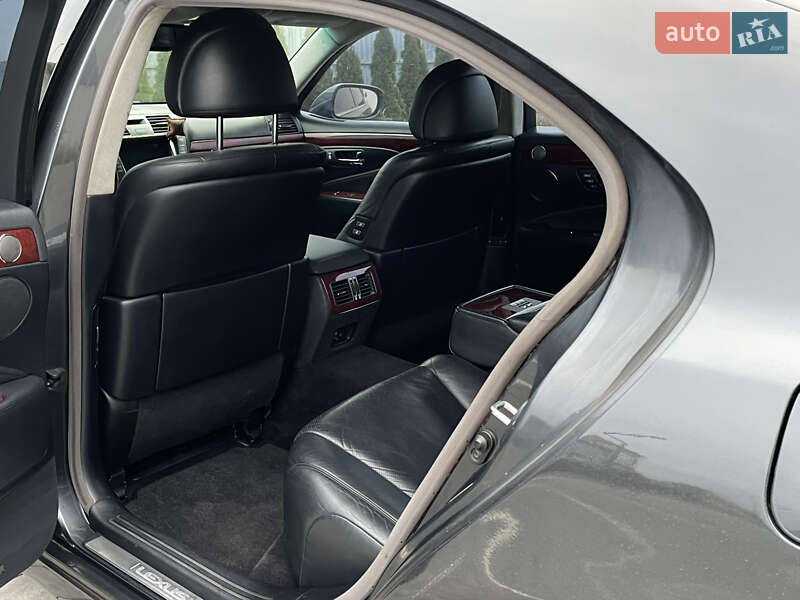 Седан Lexus LS 2007 в Луцке