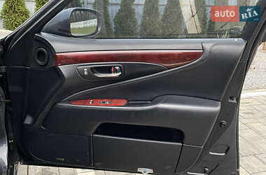 Седан Lexus LS 2007 в Луцке