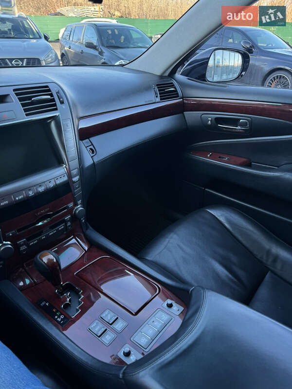 Седан Lexus LS 2008 в Києві