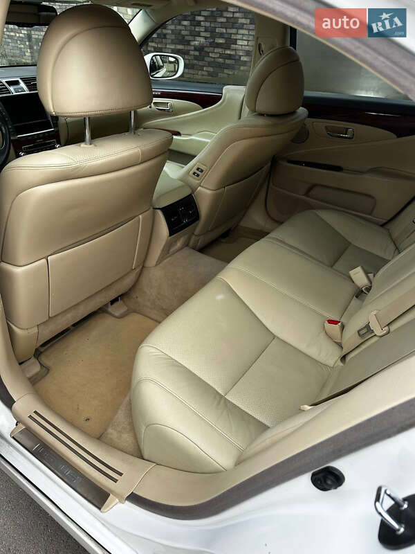Седан Lexus LS 2011 в Киеве