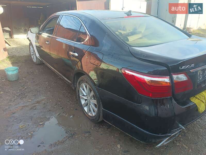 Седан Lexus LS 2010 в Дрогобыче