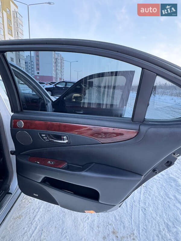 Седан Lexus LS 2007 в Виннице