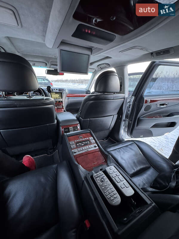 Седан Lexus LS 2007 в Виннице