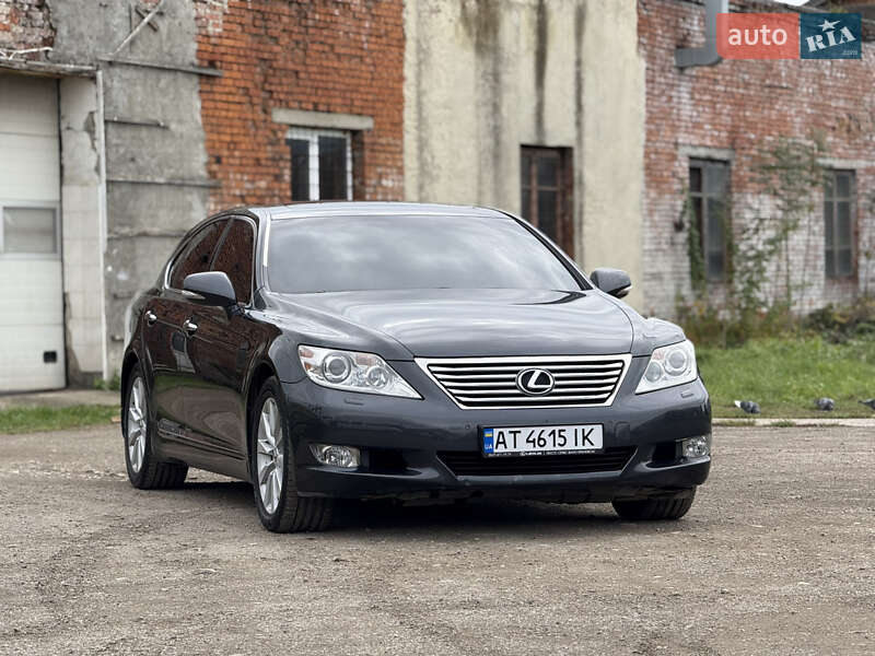 Седан Lexus LS 2011 в Ивано-Франковске