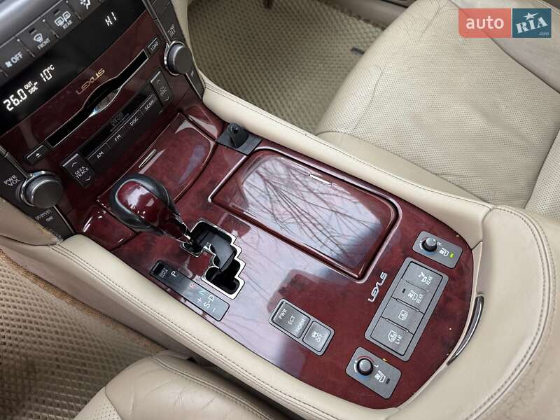 Седан Lexus LS 2007 в Киеве