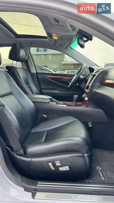Седан Lexus LS 2010 в Кропивницькому