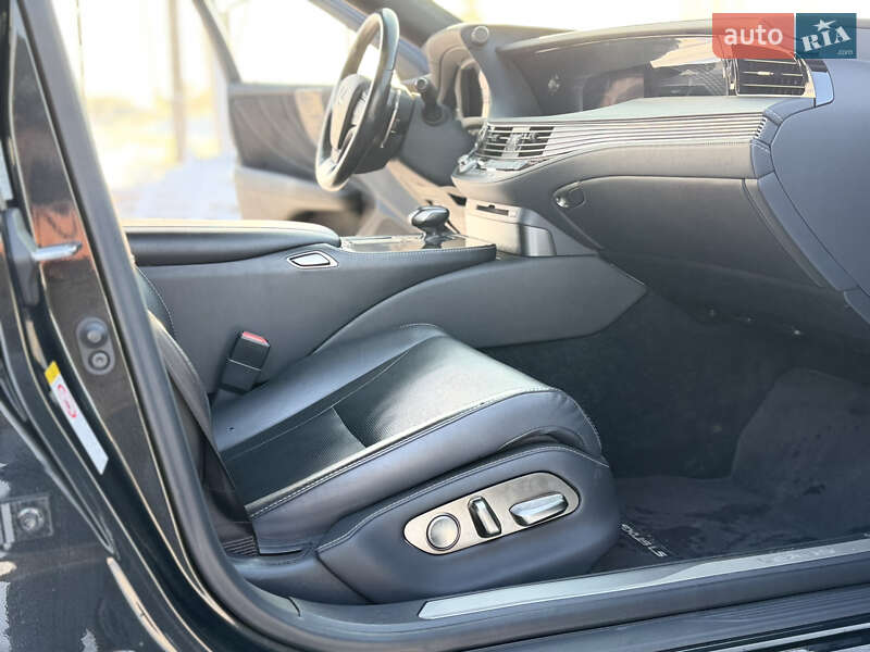 Седан Lexus LS 2018 в Киеве