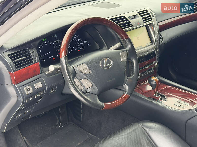 Седан Lexus LS 2007 в Вараше фото 24 Седан Lexus LS 2007 в Вараше