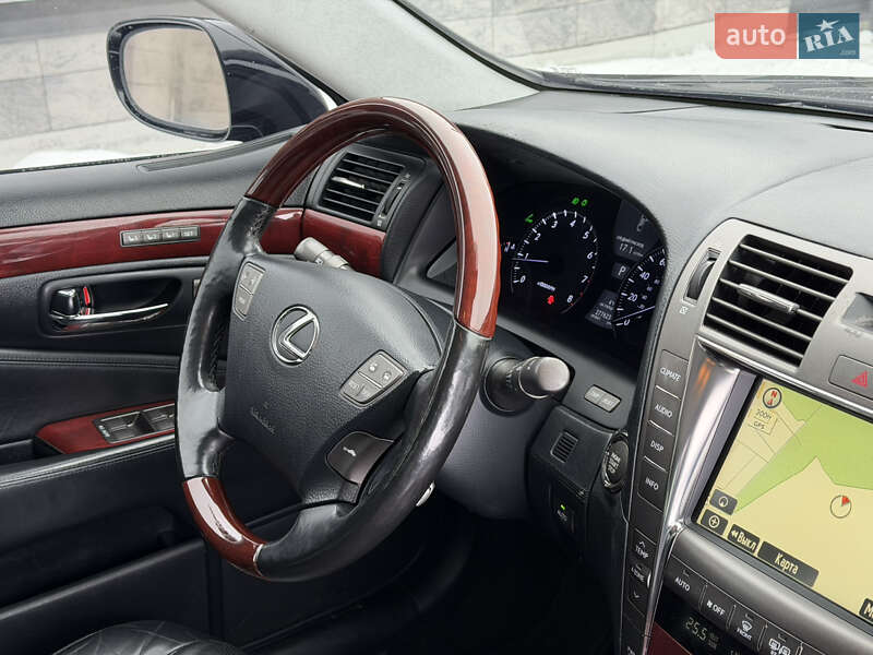 Седан Lexus LS 2007 в Вараше фото 42 Седан Lexus LS 2007 в Вараше