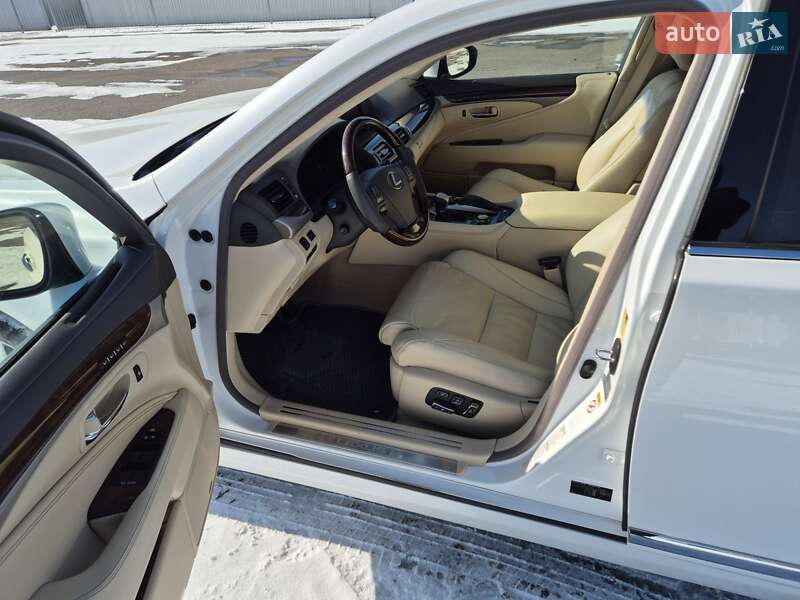 Седан Lexus LS 2013 в Киеве