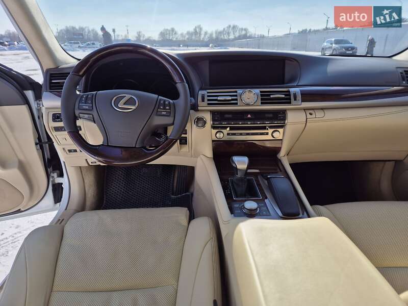 Седан Lexus LS 2013 в Киеве