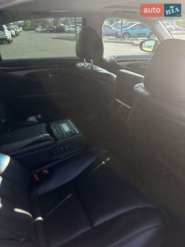 Седан Lexus LS 2013 в Днепре