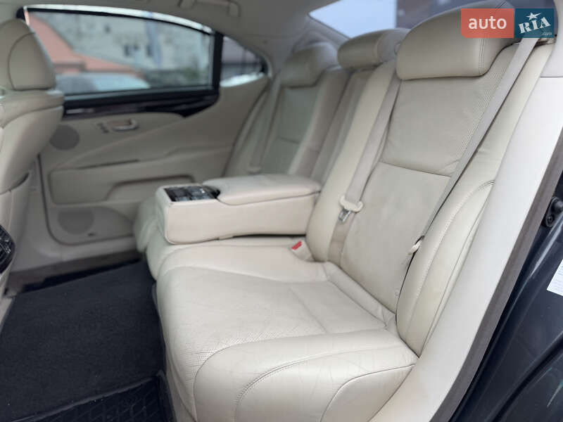 Седан Lexus LS 2007 в Бердичеве фото 29 Седан Lexus LS 2007 в Бердичеве