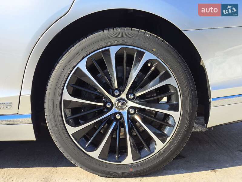 Седан Lexus LS 2021 в Києві