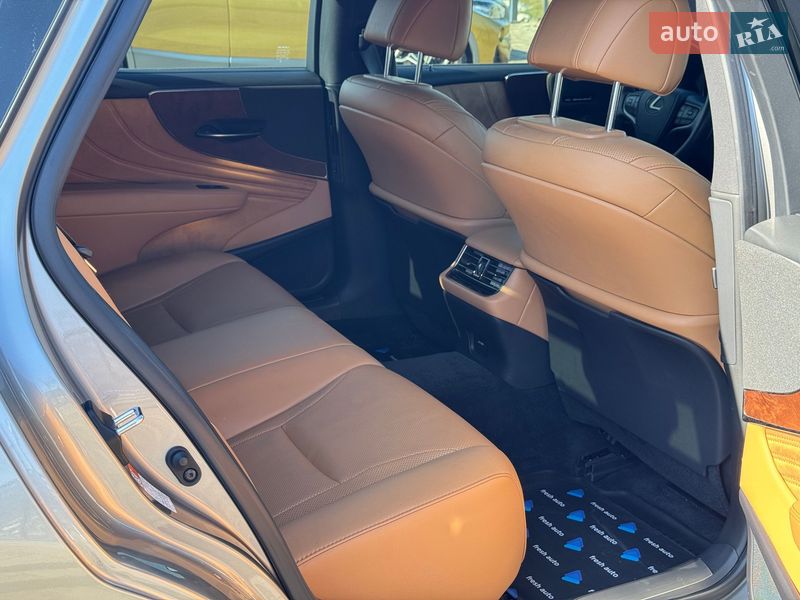 Седан Lexus LS 2022 в Ровно
