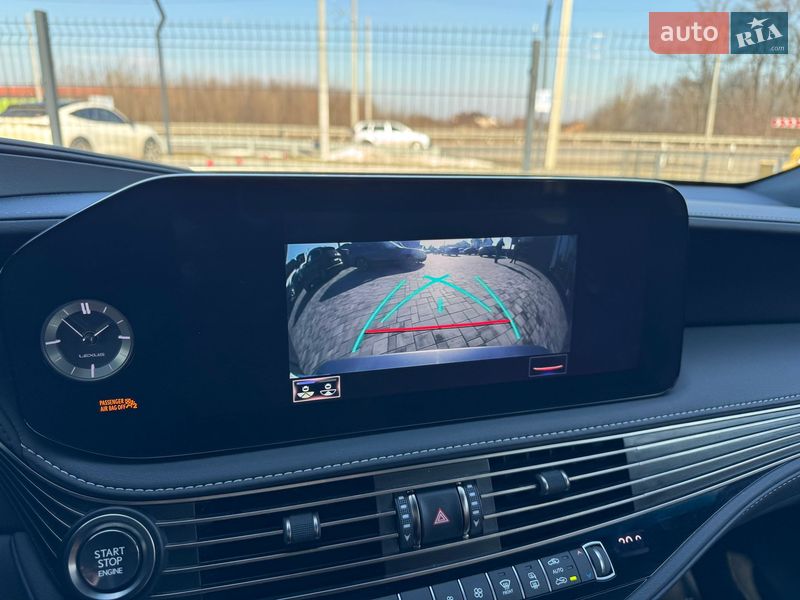 Седан Lexus LS 2022 в Ровно