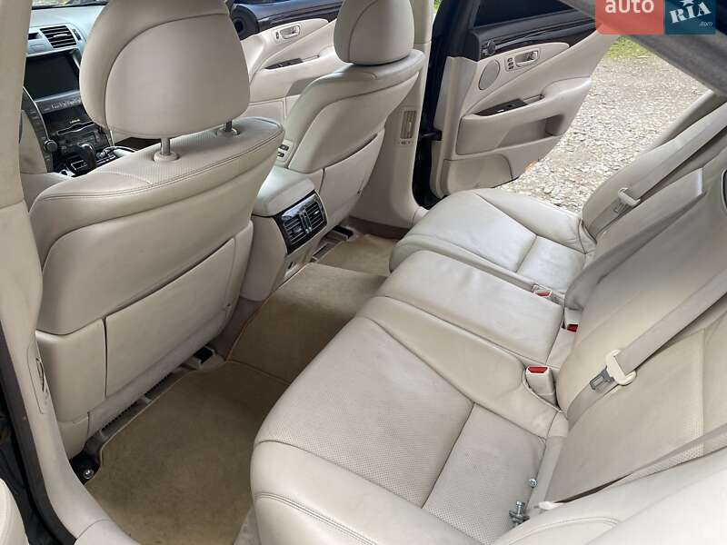 Седан Lexus LS 2008 в Ивано-Франковске