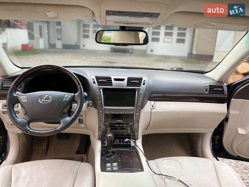 Седан Lexus LS 2008 в Ивано-Франковске