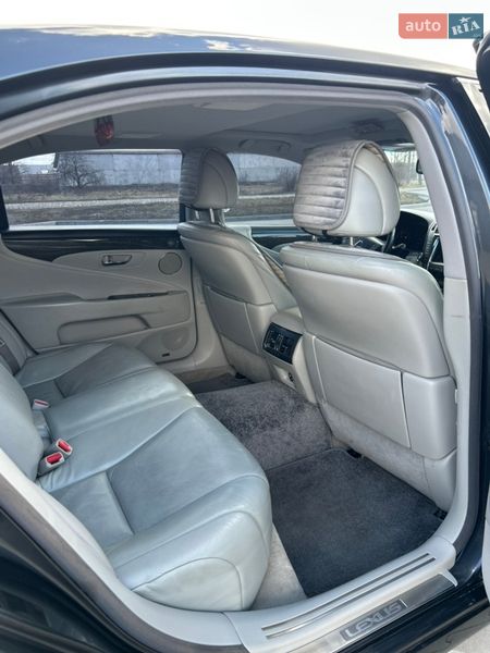 Седан Lexus LS 2007 в Врадиевке