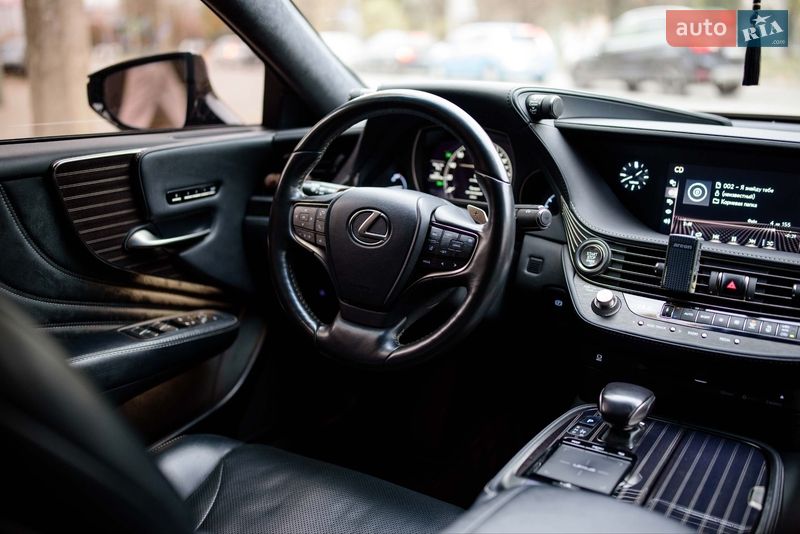 Седан Lexus LS 2018 в Ивано-Франковске