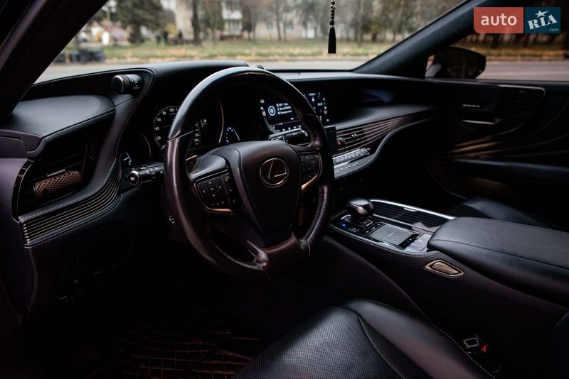 Седан Lexus LS 2018 в Ивано-Франковске