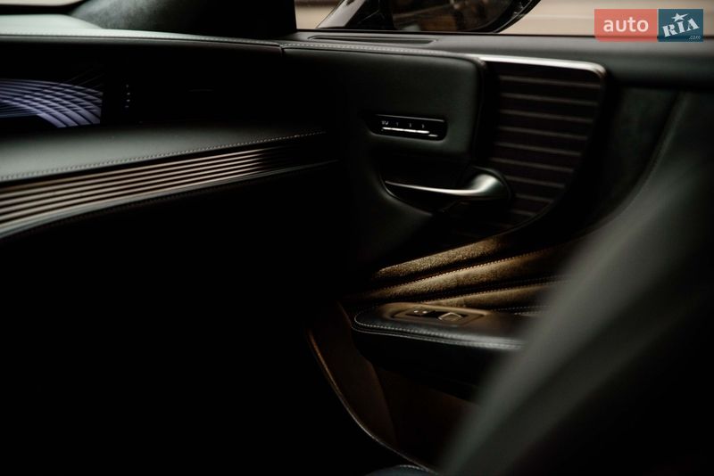 Седан Lexus LS 2018 в Ивано-Франковске