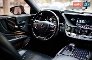Седан Lexus LS 2018 в Ивано-Франковске