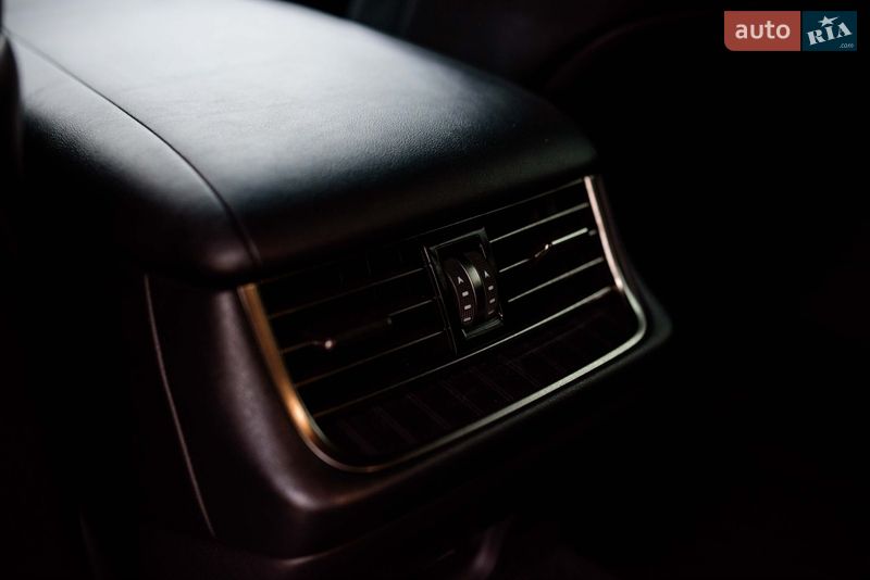 Седан Lexus LS 2018 в Івано-Франківську фото 50 Седан Lexus LS 2018 в Івано-Франківську