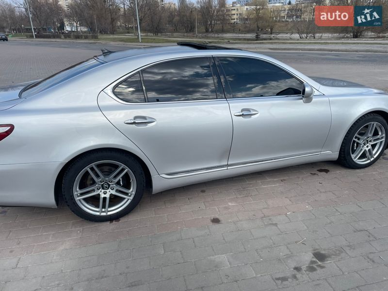 Седан Lexus LS 2007 в Києві
