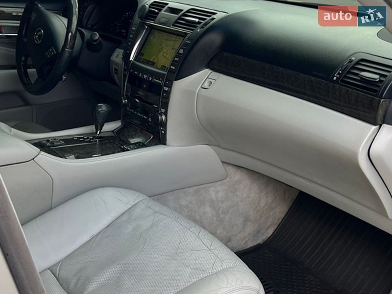 Седан Lexus LS 2007 в Львове