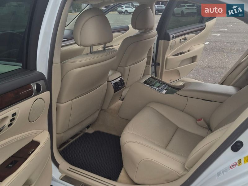 Седан Lexus LS 2013 в Киеве