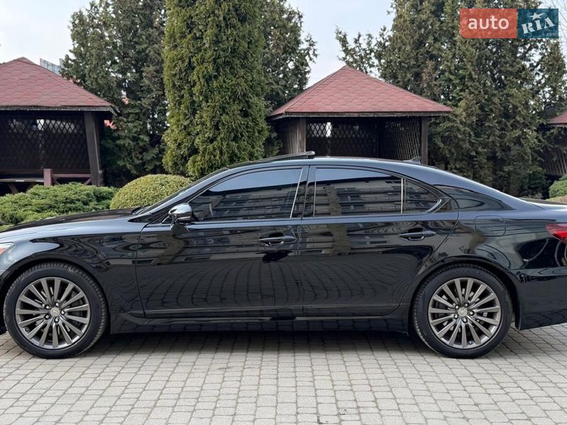 Седан Lexus LS 2013 в Ровно
