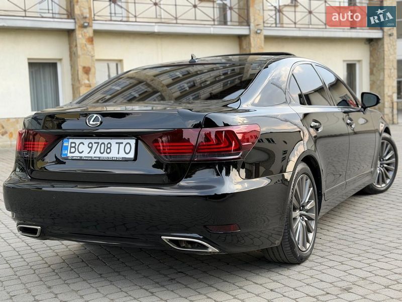 Седан Lexus LS 2013 в Ровно